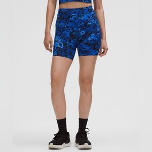 NWT Fast and Free High-Rise Short 6" 5 Pocket SIZE 2